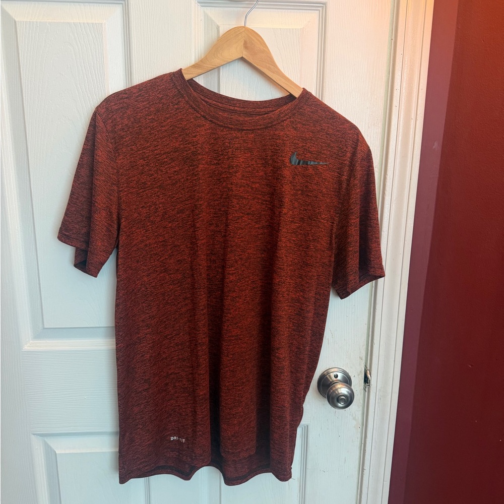 Nike Men's Red Heather Short Sleeve Tee